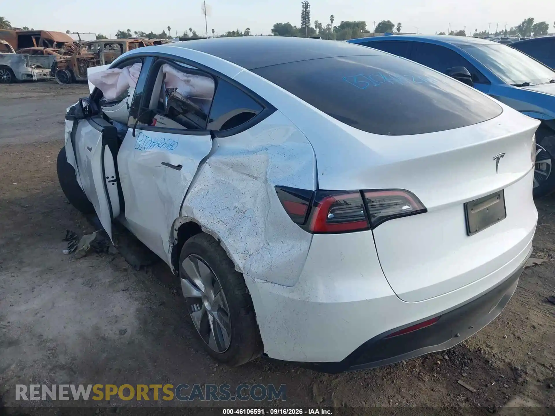 3 fotografías del automóvil dañado 7SAYGDED8RF082398 TESLA MODEL Y 2024