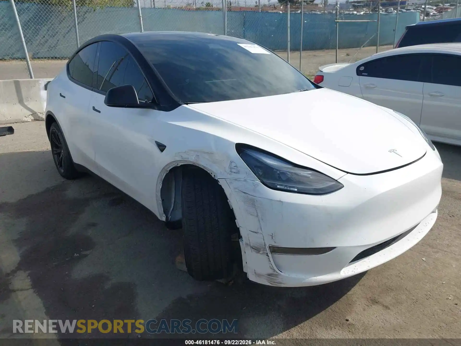 1 Photograph of a damaged car 7SAYGDED8RF092025 TESLA MODEL Y 2024