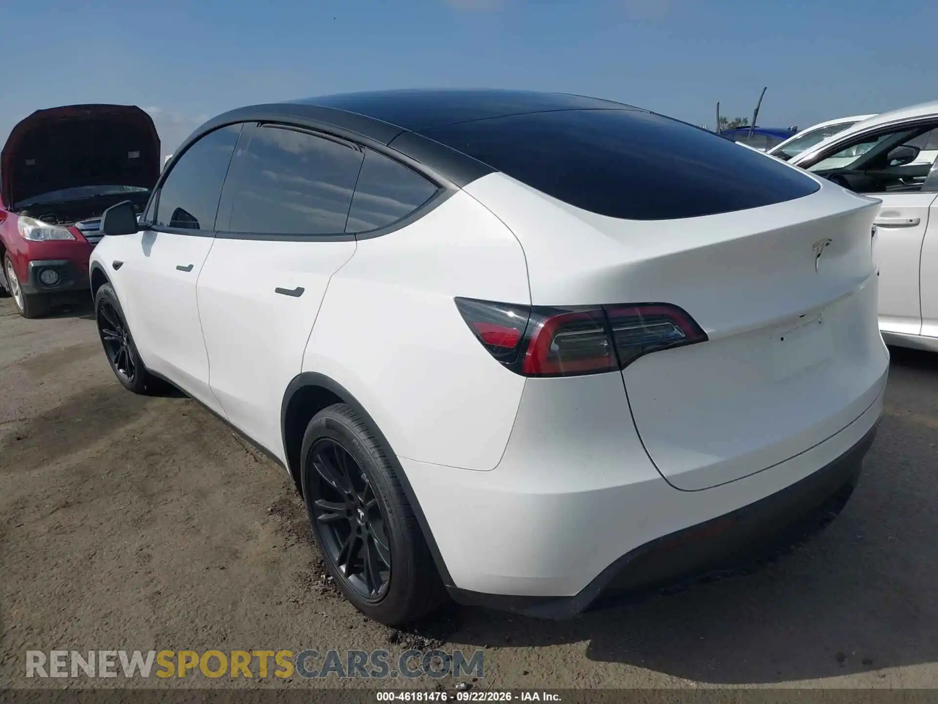 3 Photograph of a damaged car 7SAYGDED8RF092025 TESLA MODEL Y 2024