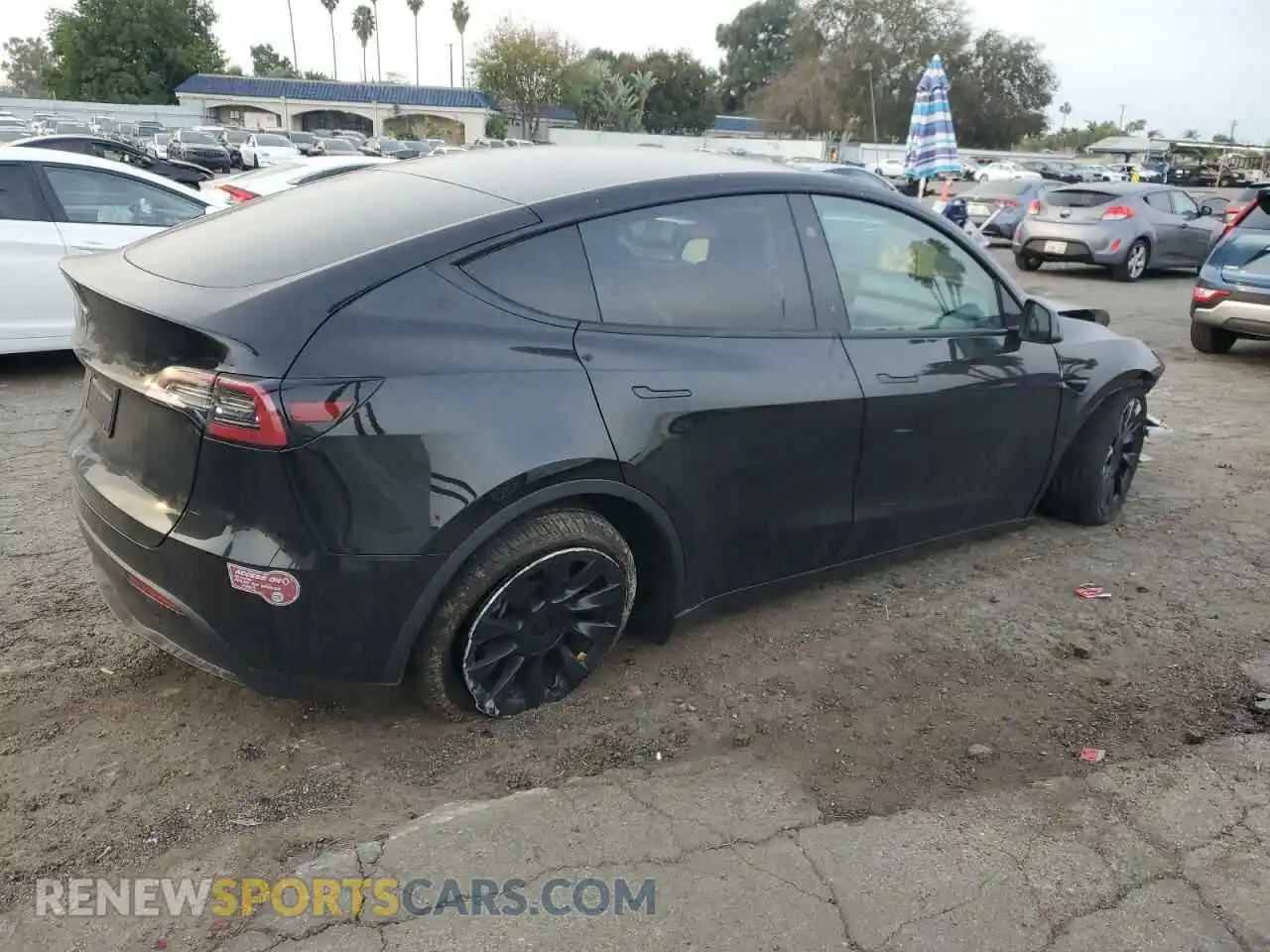 3 Photograph of a damaged car 7SAYGDED8RF094440 TESLA MODEL Y 2024