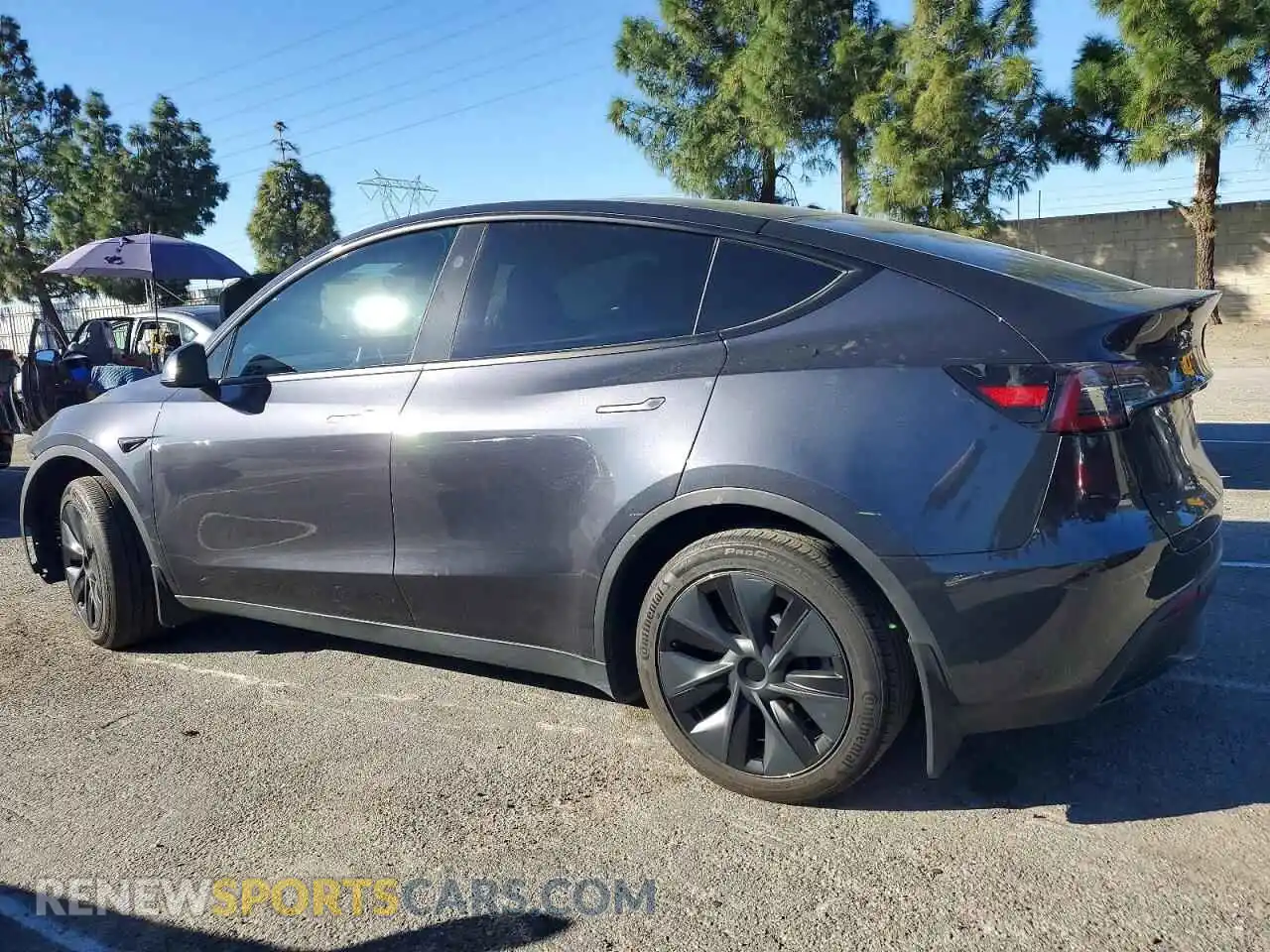 2 Photograph of a damaged car 7SAYGDED8RF100303 TESLA MODEL Y 2024