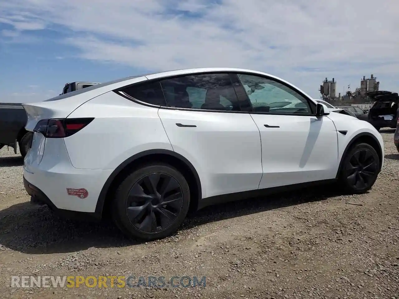 3 Photograph of a damaged car 7SAYGDED8RF117912 TESLA MODEL Y 2024