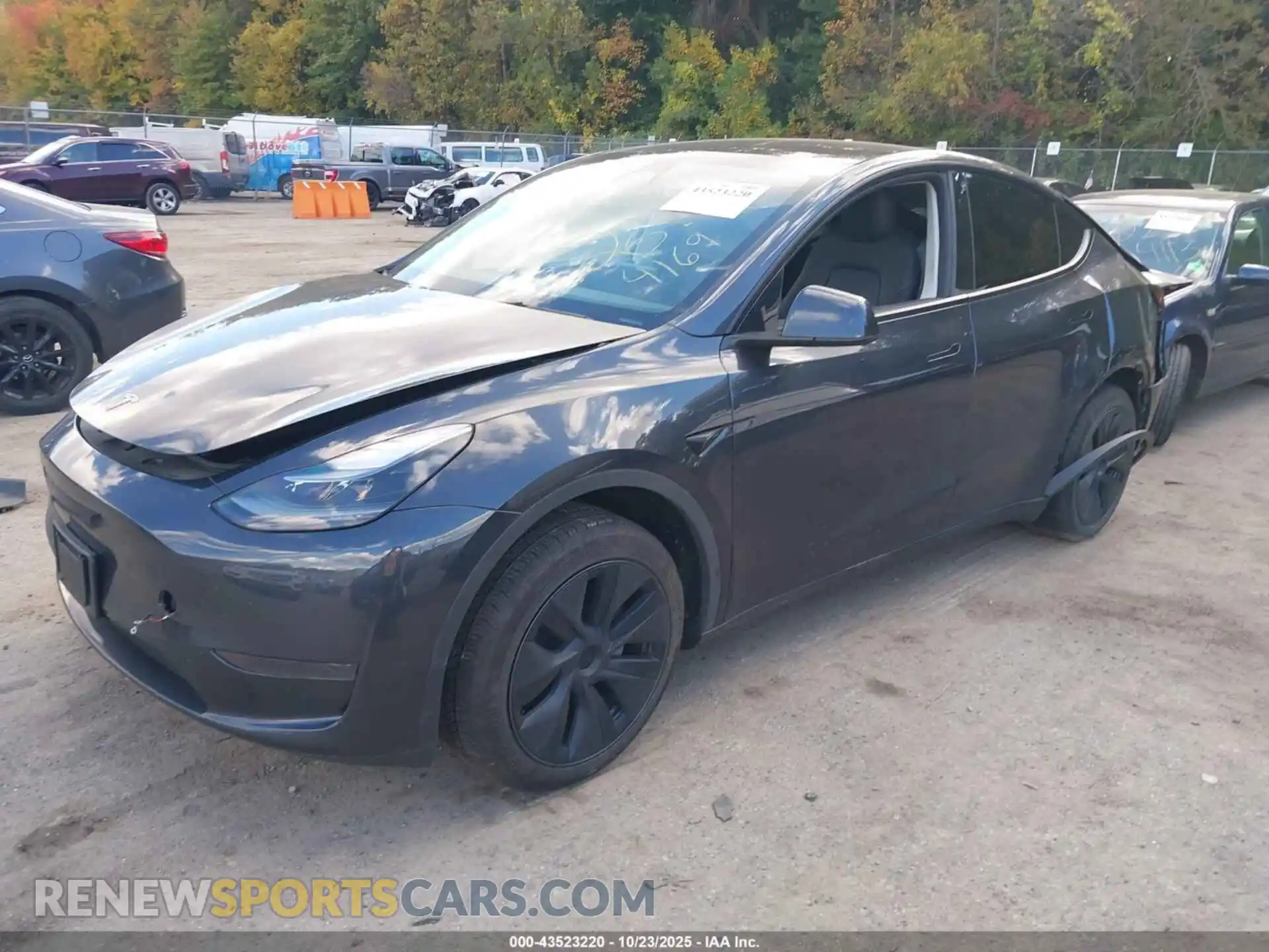 2 Photograph of a damaged car 7SAYGDED8RF122821 TESLA MODEL Y 2024