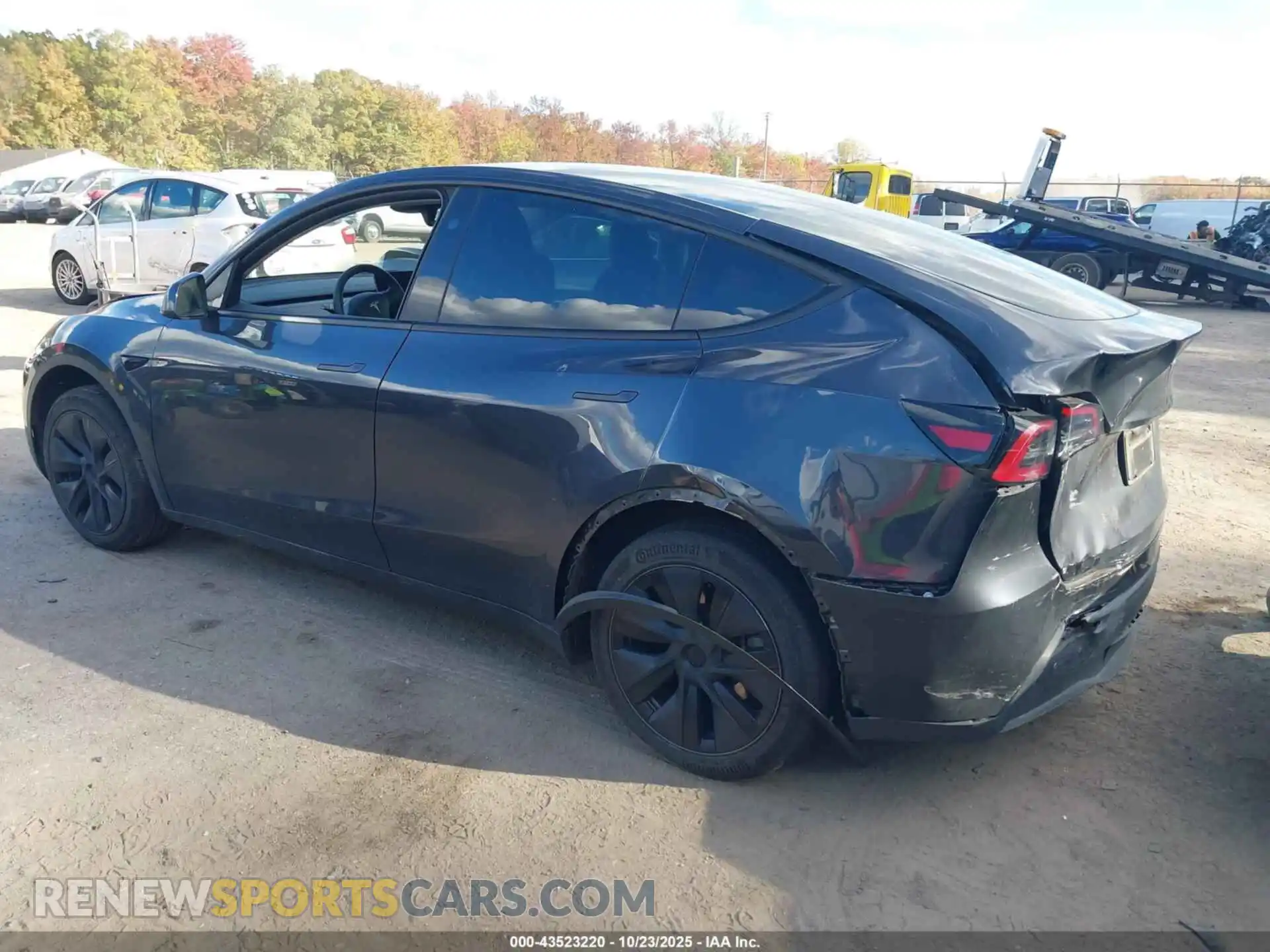 3 Photograph of a damaged car 7SAYGDED8RF122821 TESLA MODEL Y 2024