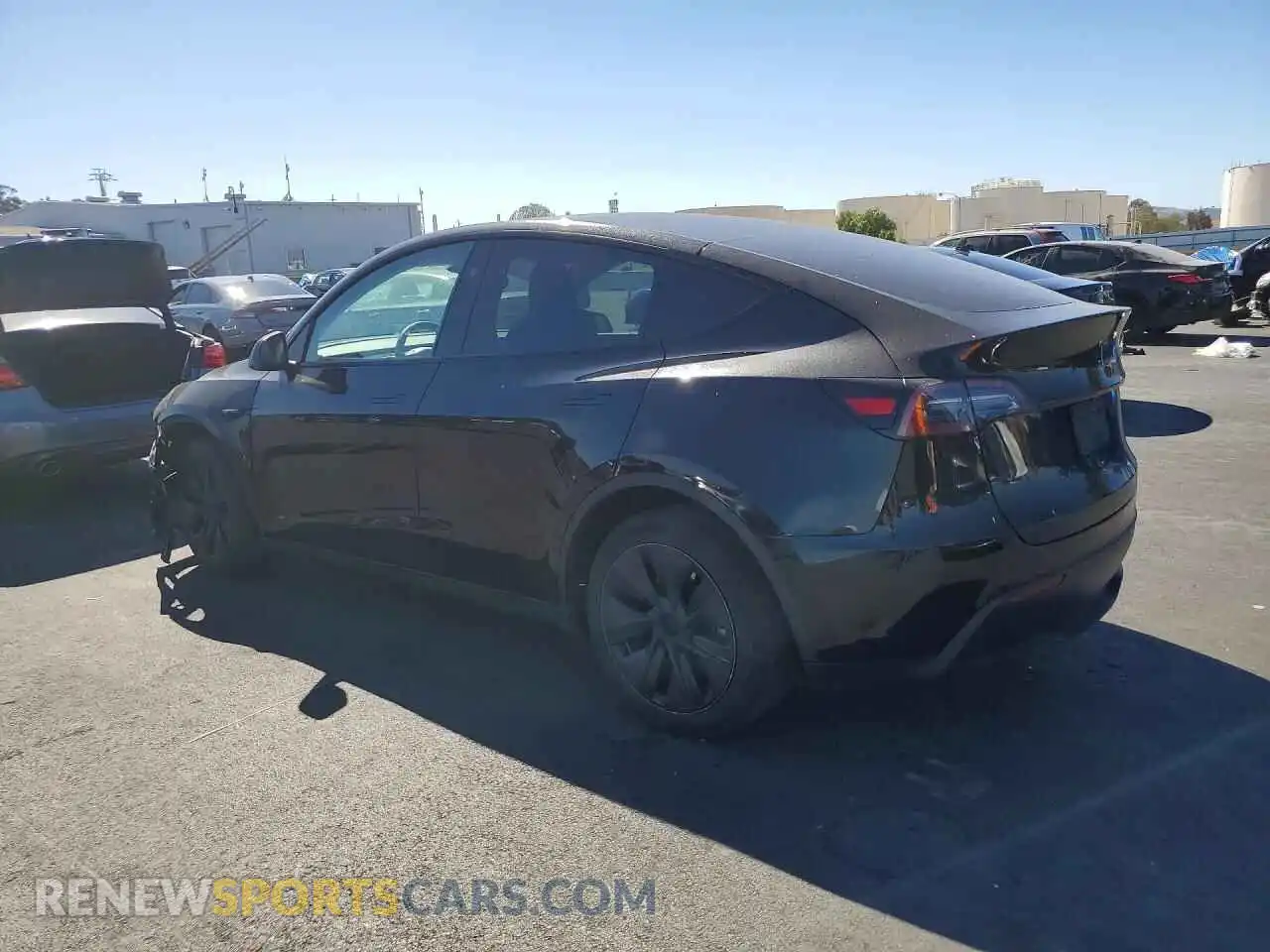 2 fotografías del automóvil dañado 7SAYGDED8RF123452 TESLA MODEL Y 2024