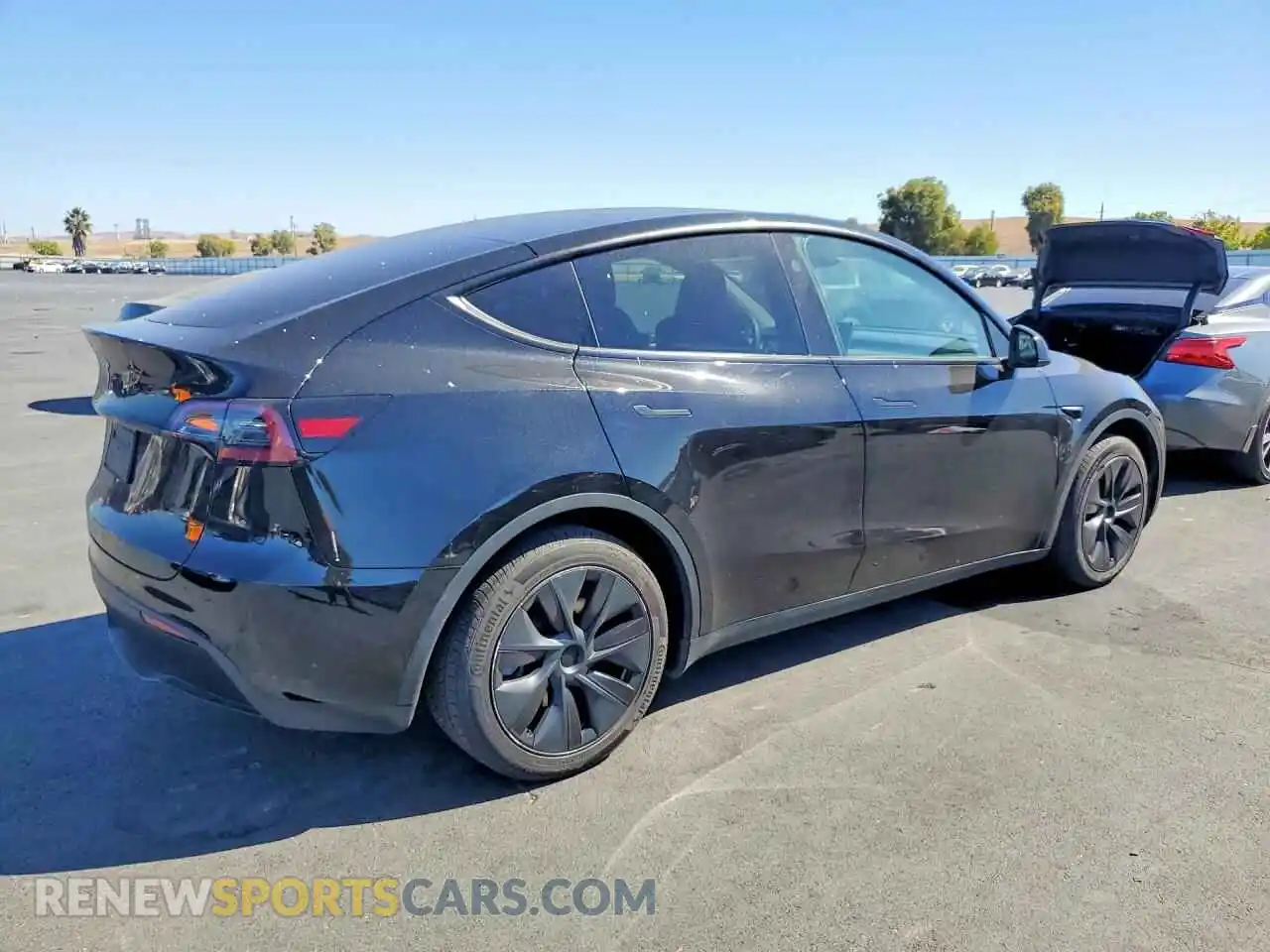 3 fotografías del automóvil dañado 7SAYGDED8RF123452 TESLA MODEL Y 2024