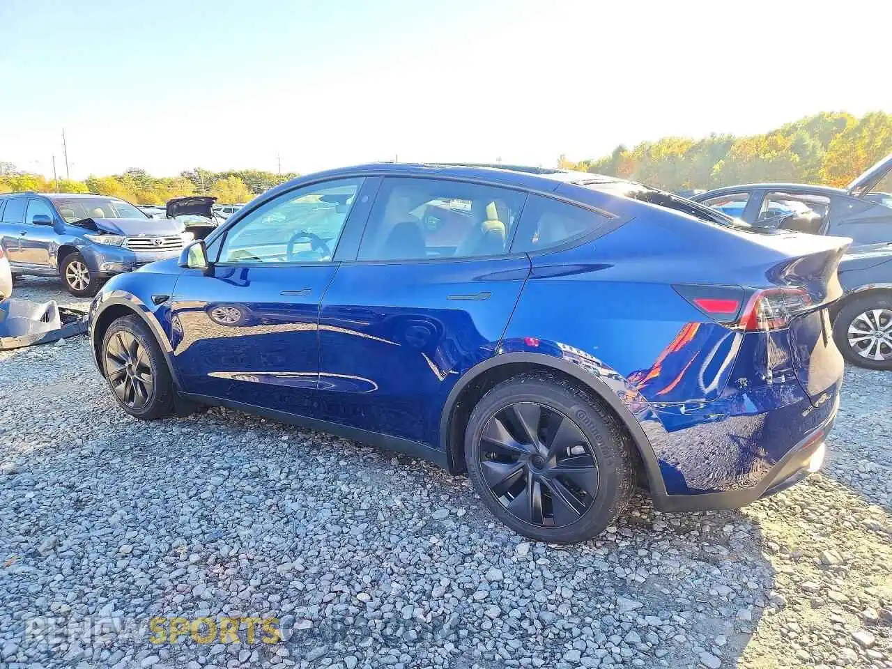 2 Photograph of a damaged car 7SAYGDED8RF133205 TESLA MODEL Y 2024