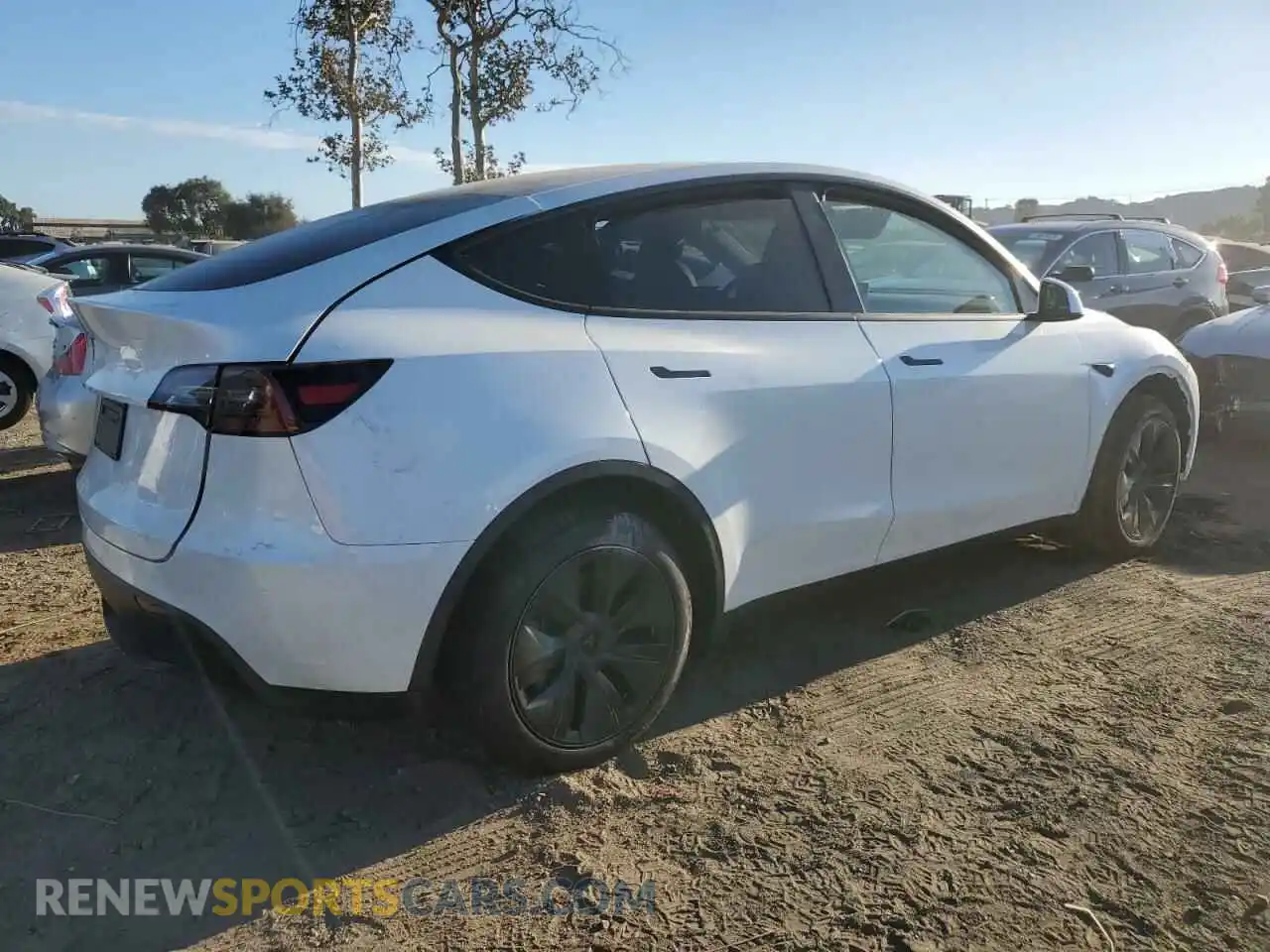 3 fotografías del automóvil dañado 7SAYGDED8RF156144 TESLA MODEL Y 2024