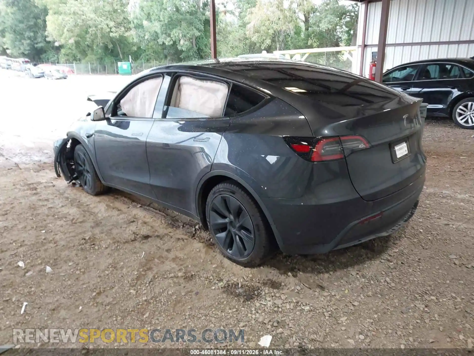 3 Photograph of a damaged car 7SAYGDED9RA322300 TESLA MODEL Y 2024