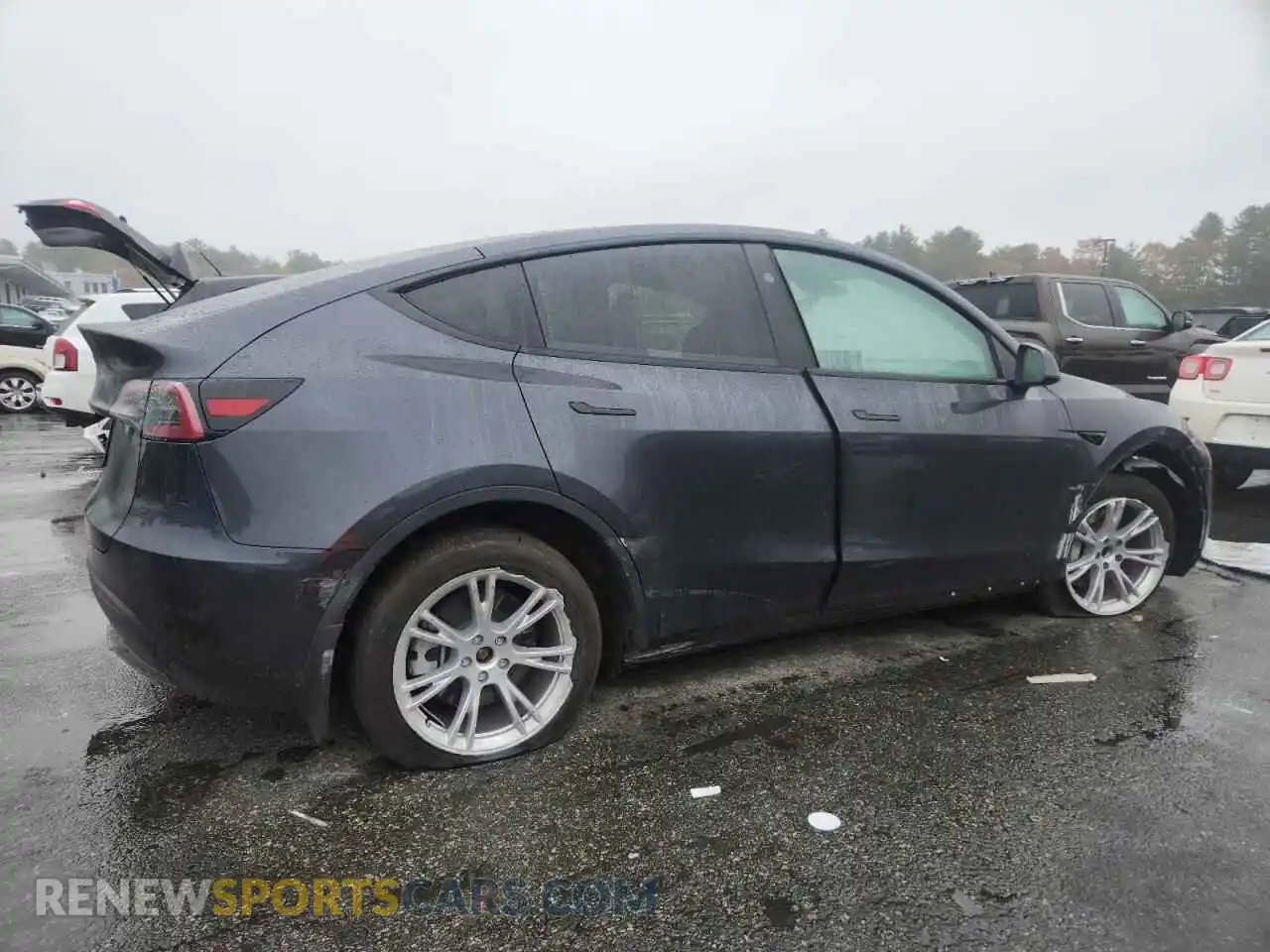 3 Photograph of a damaged car 7SAYGDED9RF018824 TESLA MODEL Y 2024