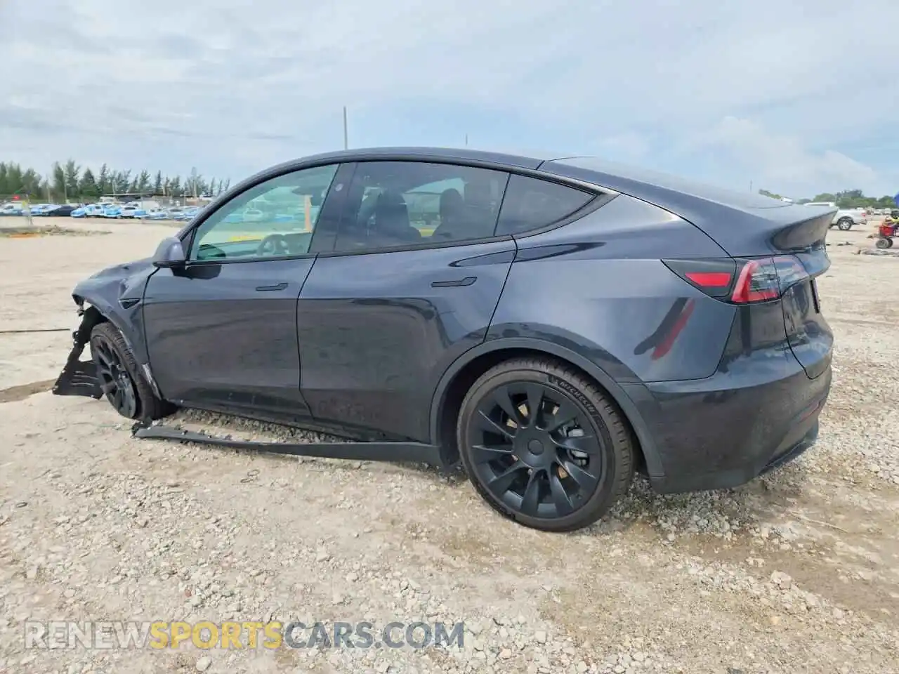 2 Photograph of a damaged car 7SAYGDED9RF056098 TESLA MODEL Y 2024