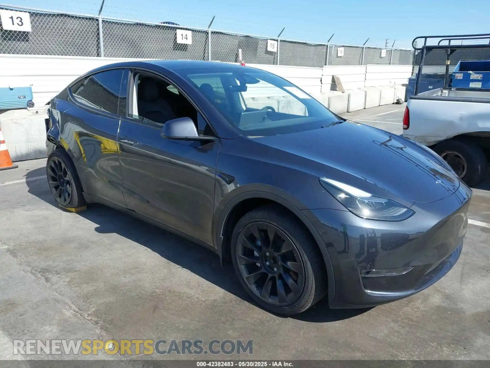 1 Photograph of a damaged car 7SAYGDED9RF091854 TESLA MODEL Y 2024
