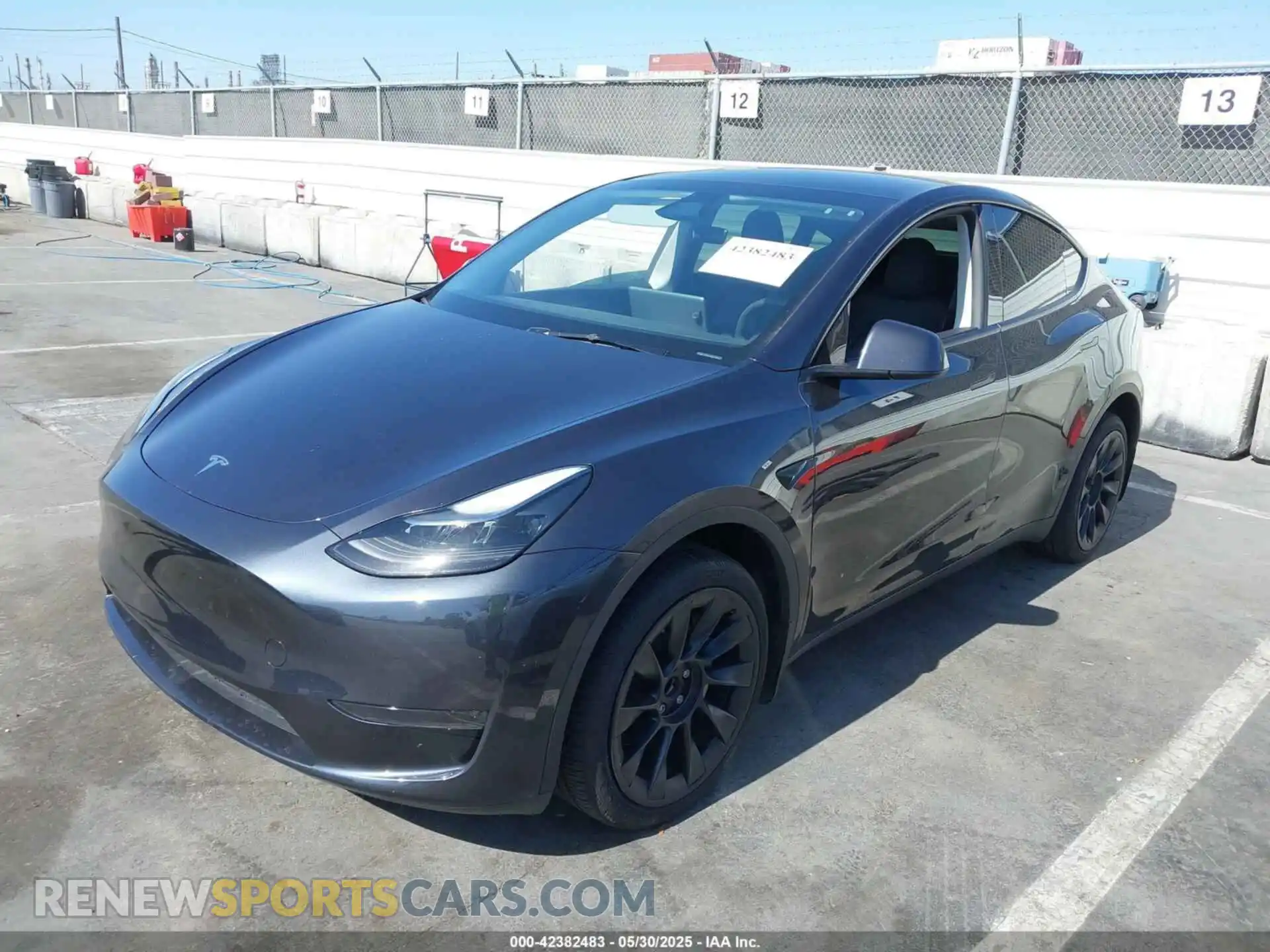 2 Photograph of a damaged car 7SAYGDED9RF091854 TESLA MODEL Y 2024