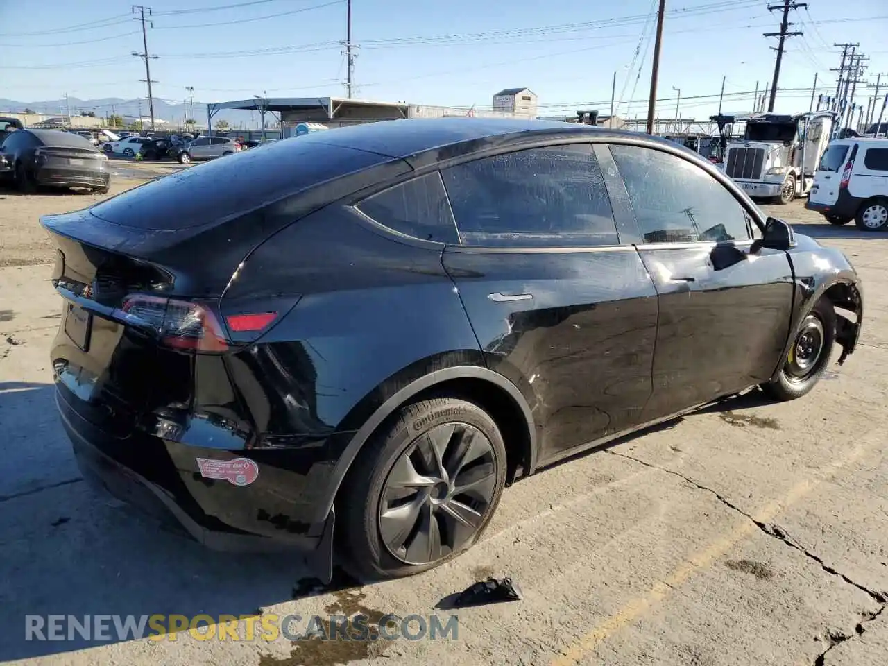 3 Photograph of a damaged car 7SAYGDED9RF121533 TESLA MODEL Y 2024