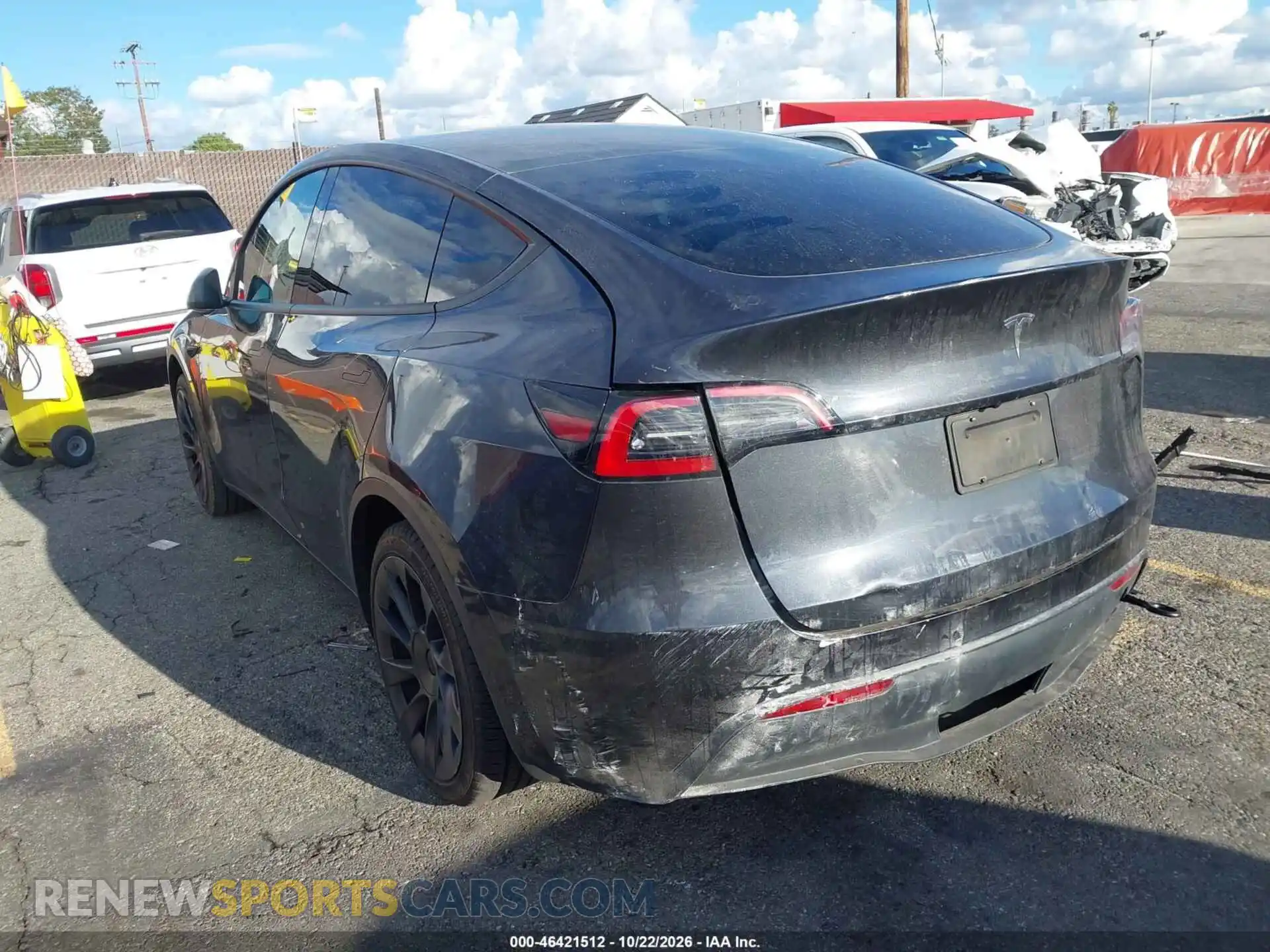 3 Photograph of a damaged car 7SAYGDED9RF153477 TESLA MODEL Y 2024