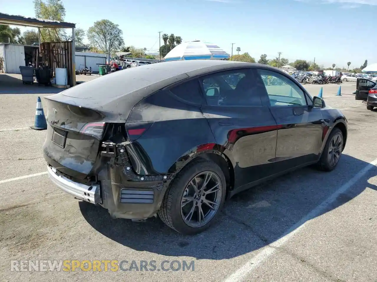 3 Photograph of a damaged car 7SAYGDED9RF194952 TESLA MODEL Y 2024