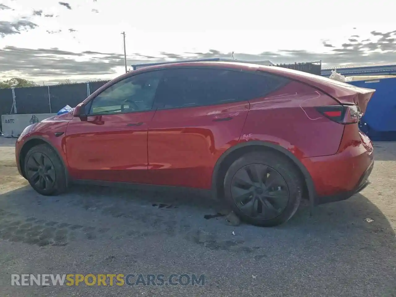 2 Photograph of a damaged car 7SAYGDED9RF203990 TESLA MODEL Y 2024