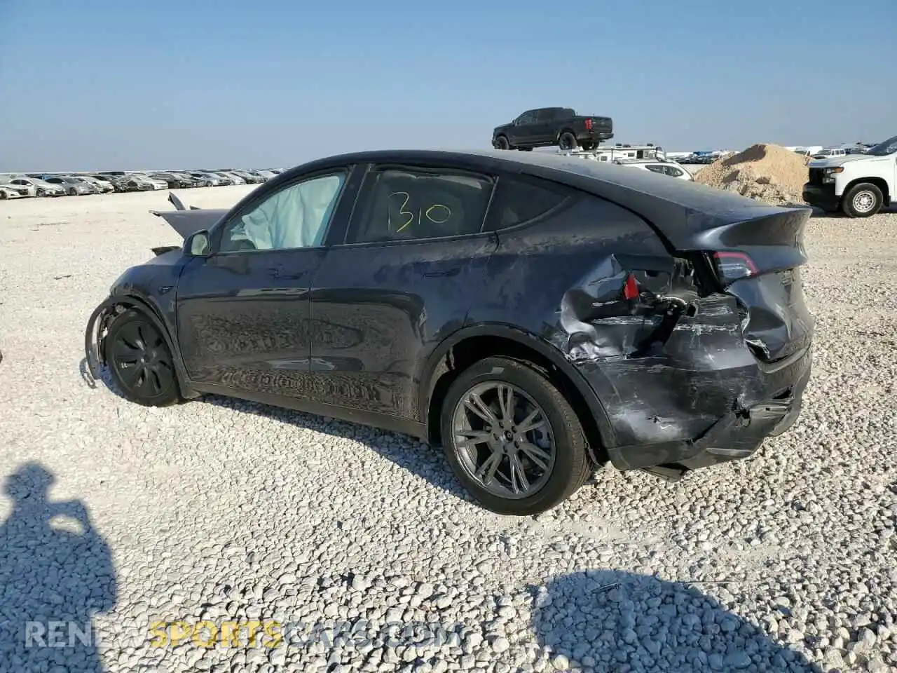2 Photograph of a damaged car 7SAYGDEDXRA310091 TESLA MODEL Y 2024