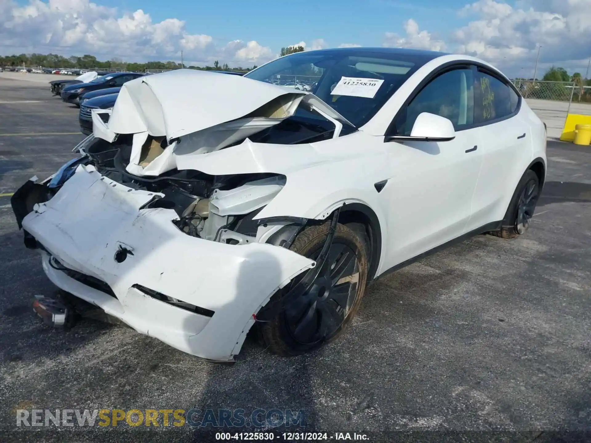 2 Photograph of a damaged car 7SAYGDEDXRA329093 TESLA MODEL Y 2024