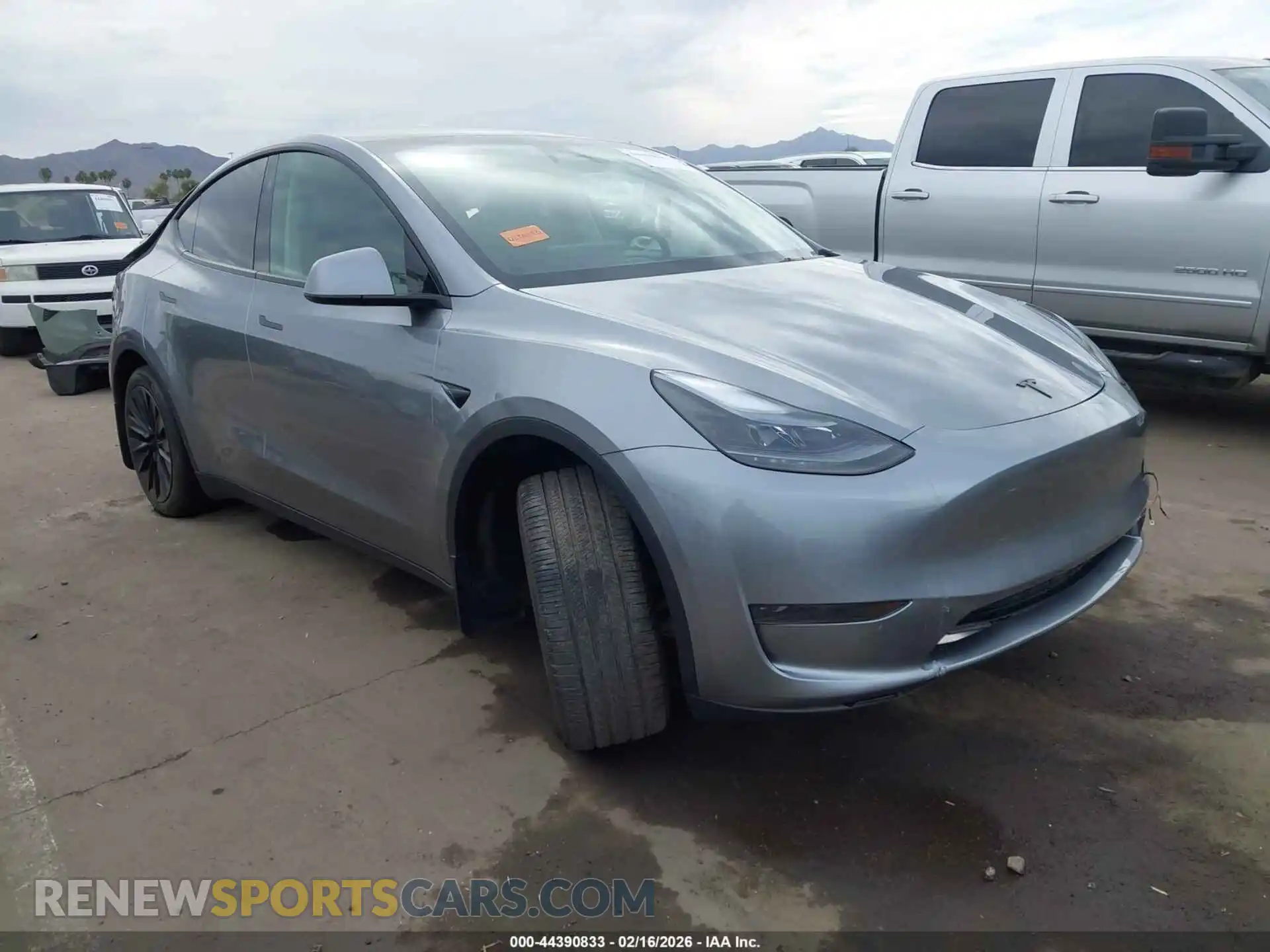 1 Photograph of a damaged car 7SAYGDEDXRA333225 TESLA MODEL Y 2024