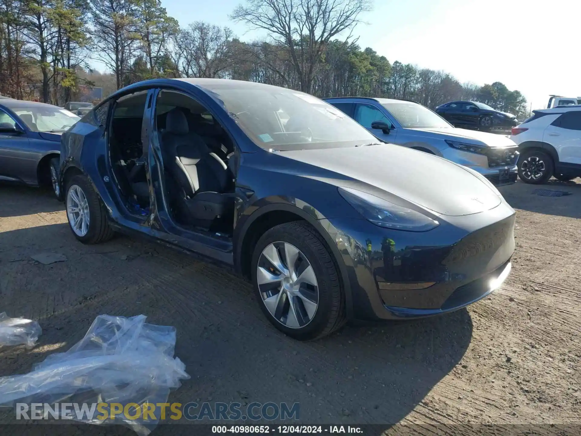 1 Photograph of a damaged car 7SAYGDEDXRF028536 TESLA MODEL Y 2024