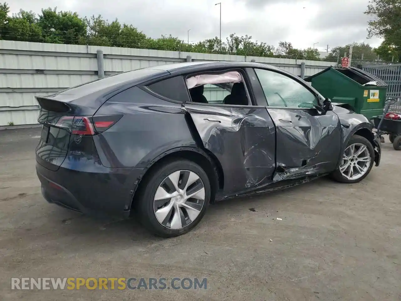 3 Photograph of a damaged car 7SAYGDEDXRF049810 TESLA MODEL Y 2024