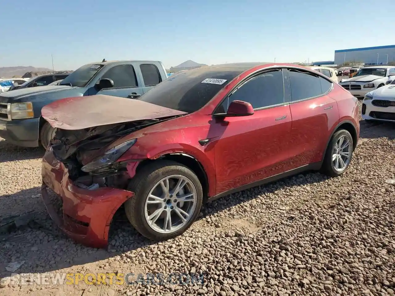 1 Photograph of a damaged car 7SAYGDEDXRF077672 TESLA MODEL Y 2024
