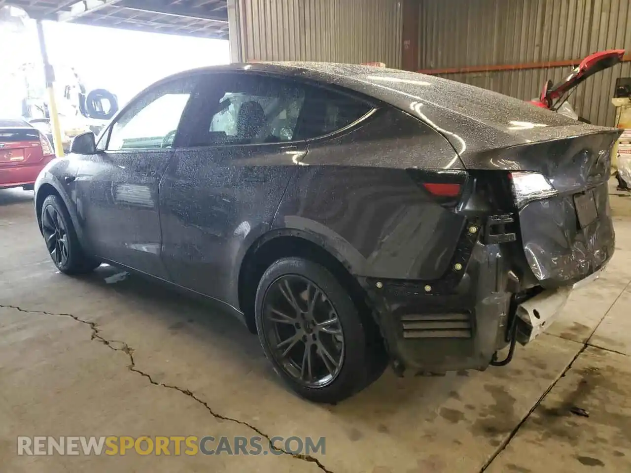 2 Photograph of a damaged car 7SAYGDEDXRF095749 TESLA MODEL Y 2024
