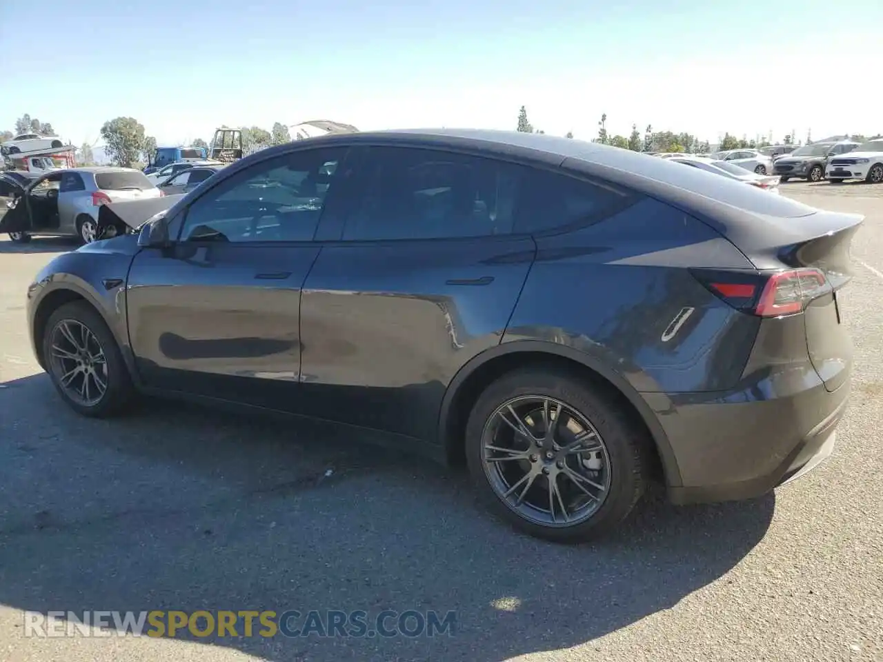 2 Photograph of a damaged car 7SAYGDEDXRF112890 TESLA MODEL Y 2024