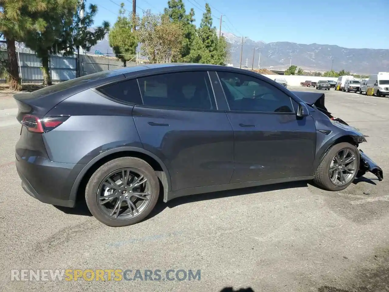3 Photograph of a damaged car 7SAYGDEDXRF112890 TESLA MODEL Y 2024