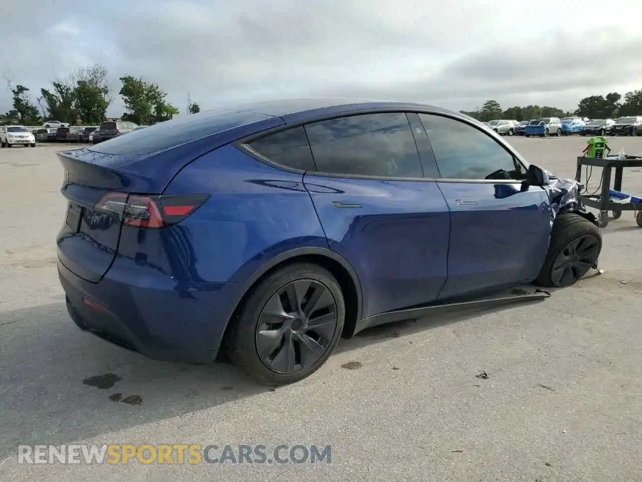 3 Photograph of a damaged car 7SAYGDEDXRF167257 TESLA MODEL Y 2024