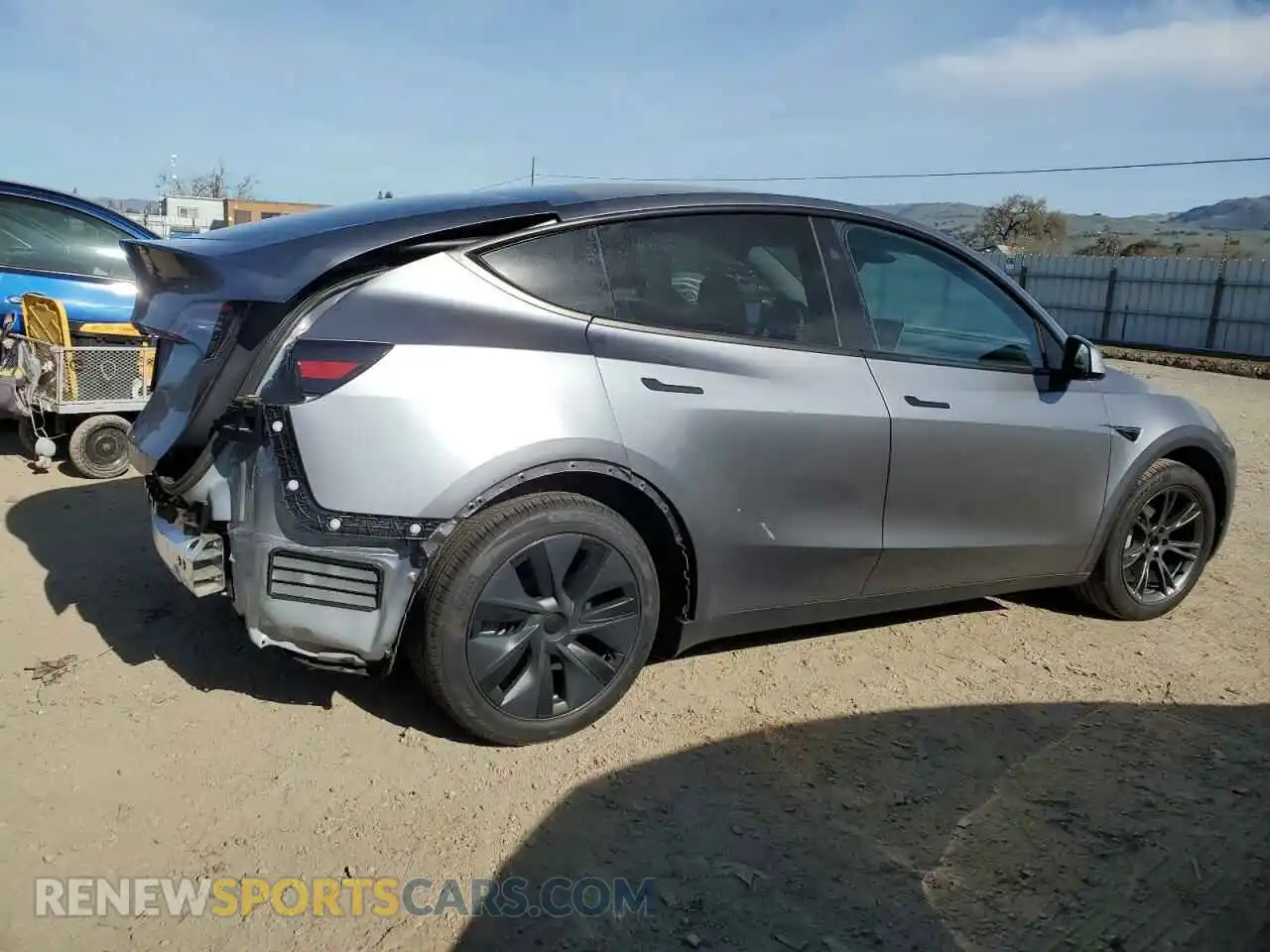 3 Photograph of a damaged car 7SAYGDEDXRF194622 TESLA MODEL Y 2024
