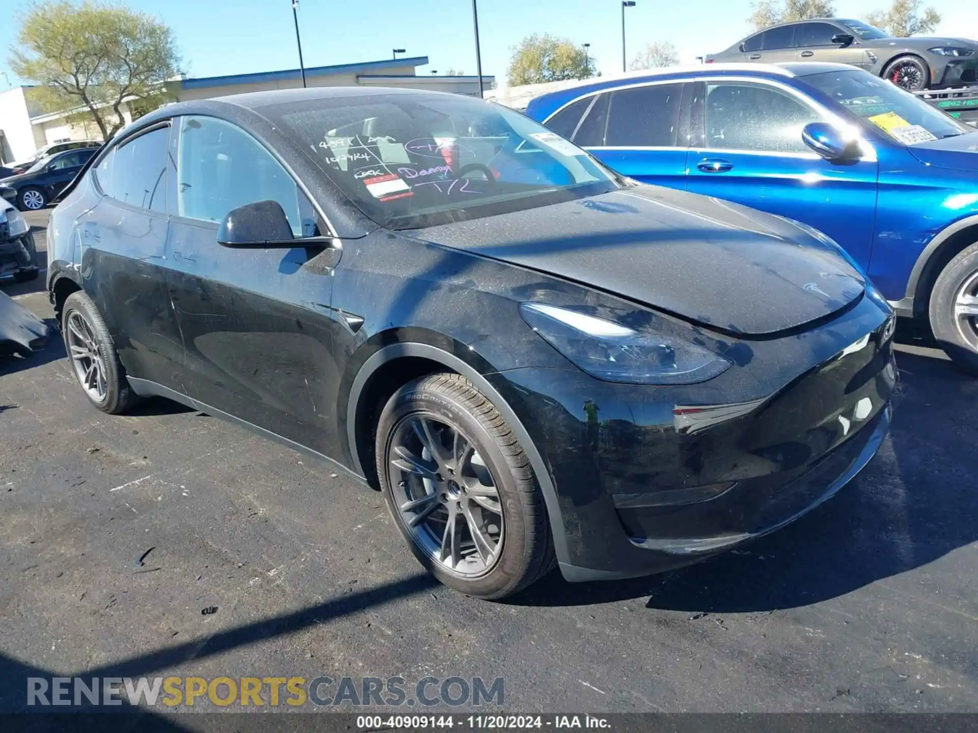 1 Photograph of a damaged car 7SAYGDEDXRF195463 TESLA MODEL Y 2024