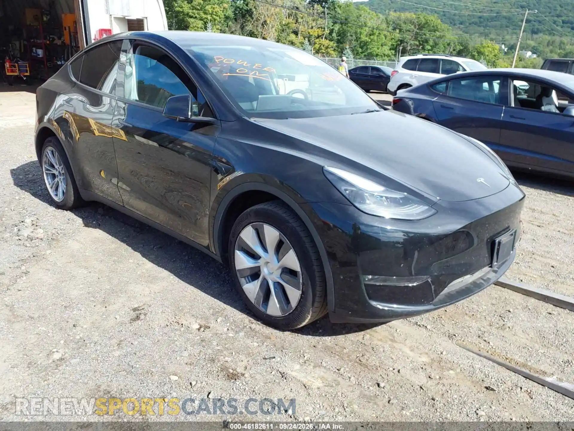 1 Photograph of a damaged car 7SAYGDEE0RA225740 TESLA MODEL Y 2024