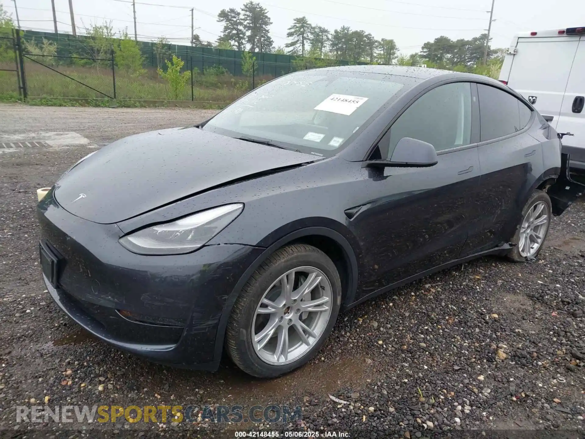 2 Photograph of a damaged car 7SAYGDEE0RA229691 TESLA MODEL Y 2024