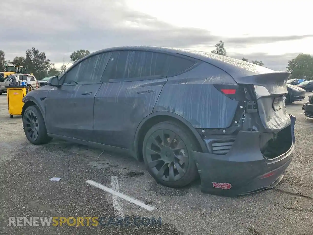 2 Фотография поврежденного автомобиля 7SAYGDEE0RA233238 TESLA MODEL Y 2024