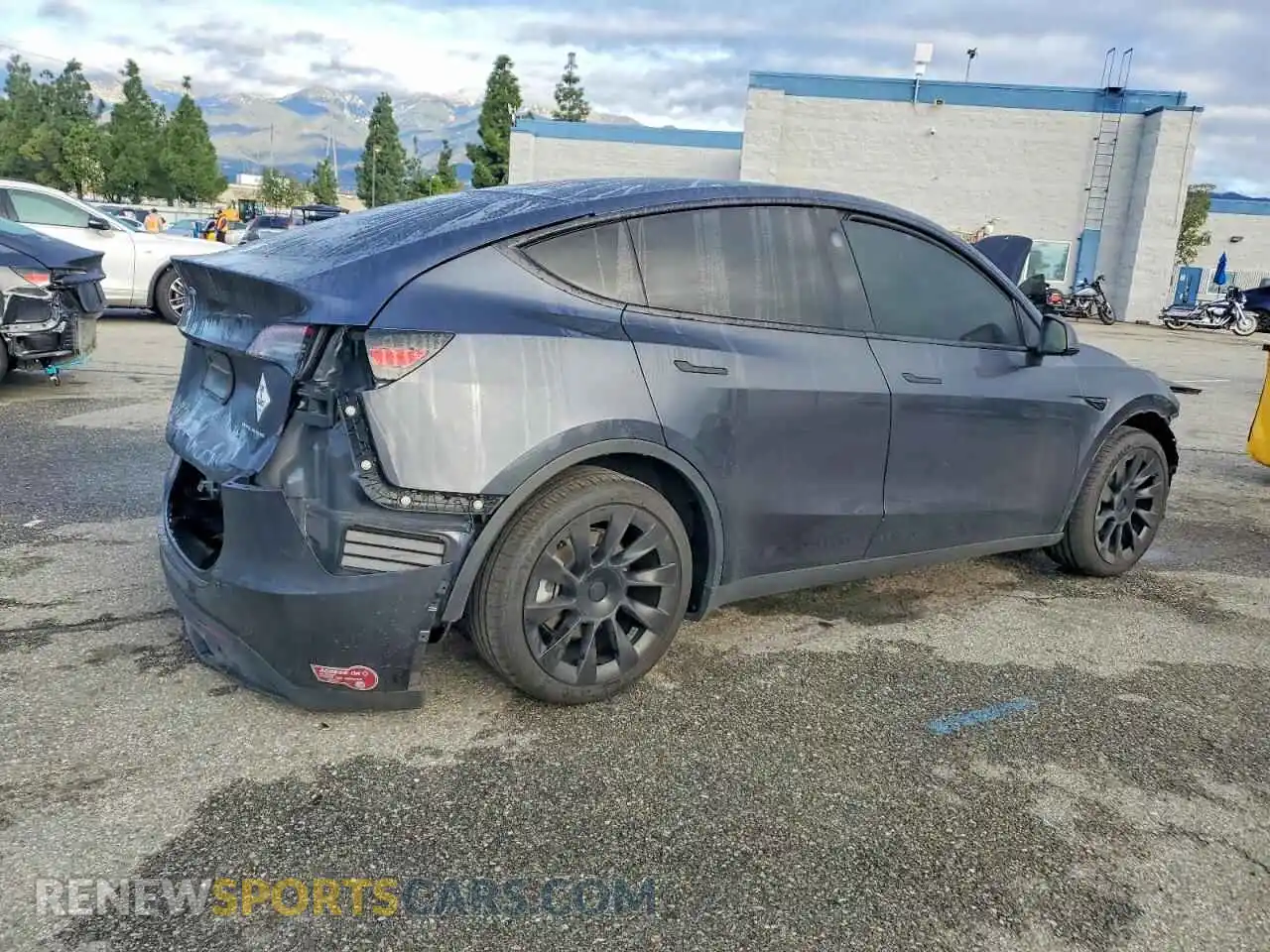 3 Фотография поврежденного автомобиля 7SAYGDEE0RA233238 TESLA MODEL Y 2024