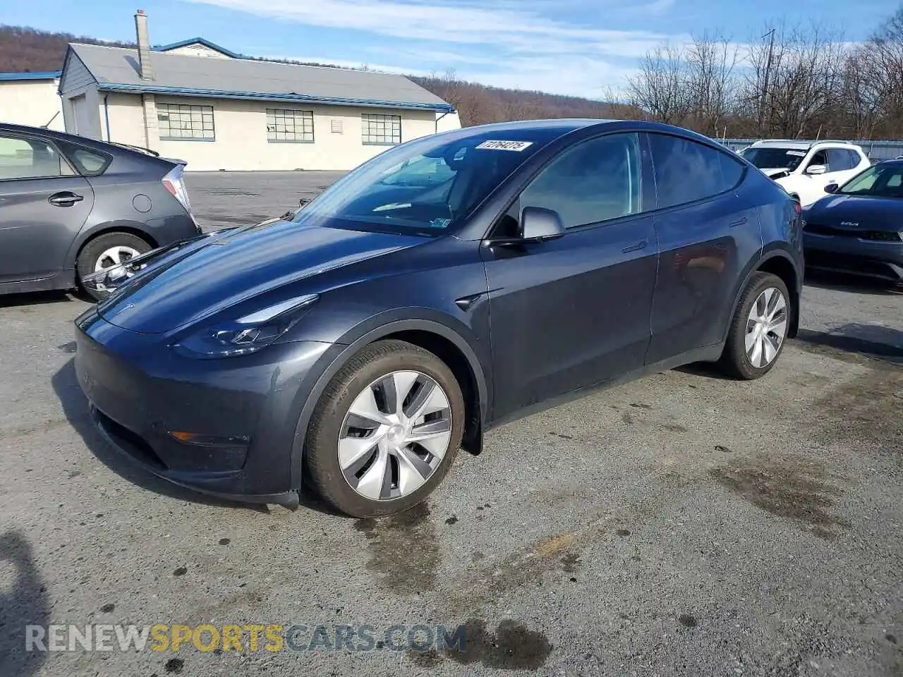 1 Photograph of a damaged car 7SAYGDEE0RA235765 TESLA MODEL Y 2024