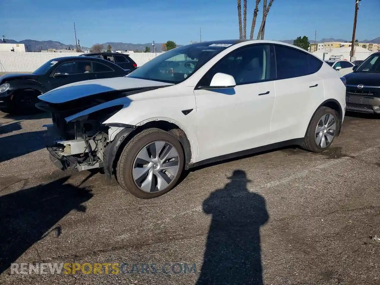 1 Photograph of a damaged car 7SAYGDEE0RA239962 TESLA MODEL Y 2024