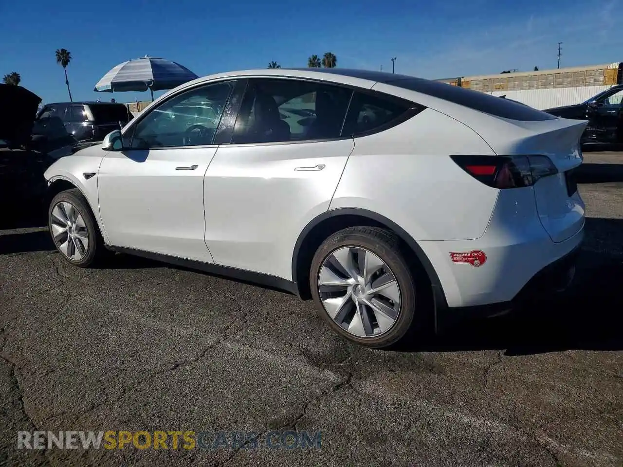 2 Photograph of a damaged car 7SAYGDEE0RA239962 TESLA MODEL Y 2024