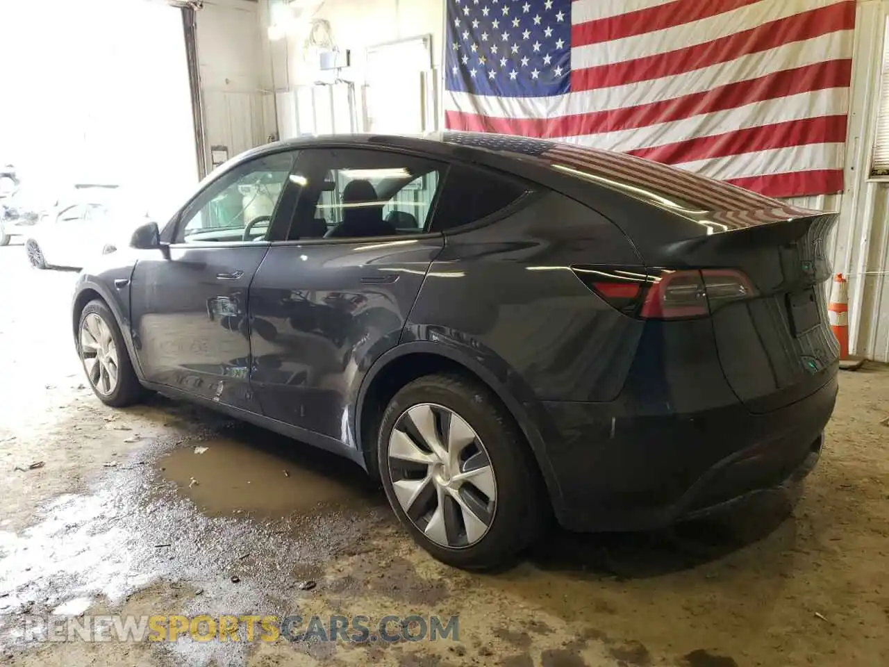 2 Photograph of a damaged car 7SAYGDEE0RA247799 TESLA MODEL Y 2024