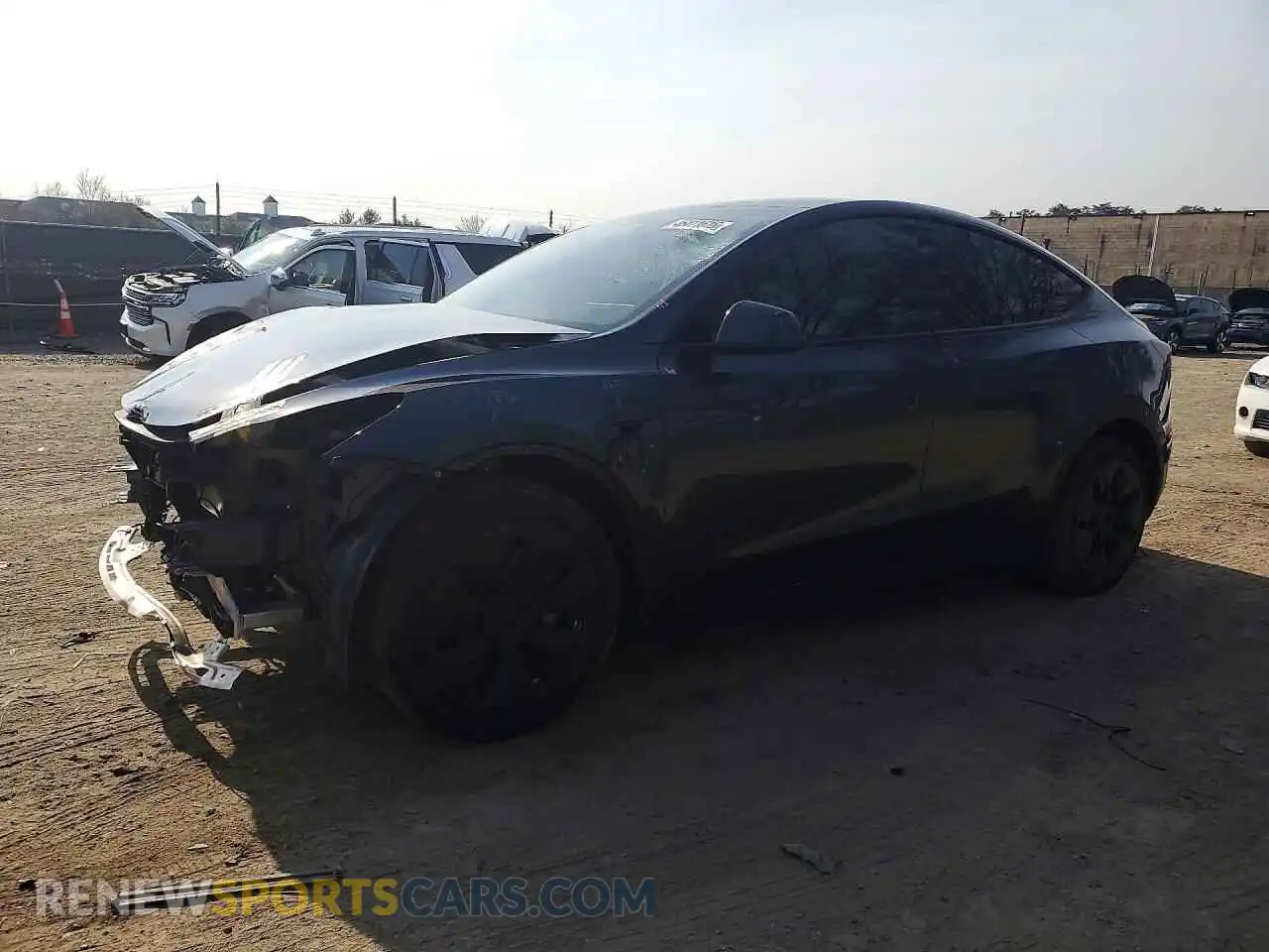 1 Photograph of a damaged car 7SAYGDEE0RA251027 TESLA MODEL Y 2024