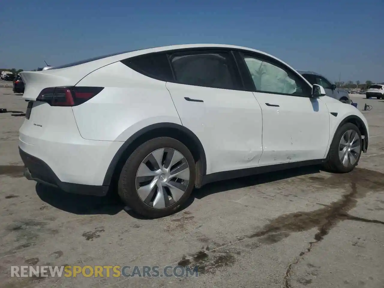 3 Photograph of a damaged car 7SAYGDEE0RA258110 TESLA MODEL Y 2024