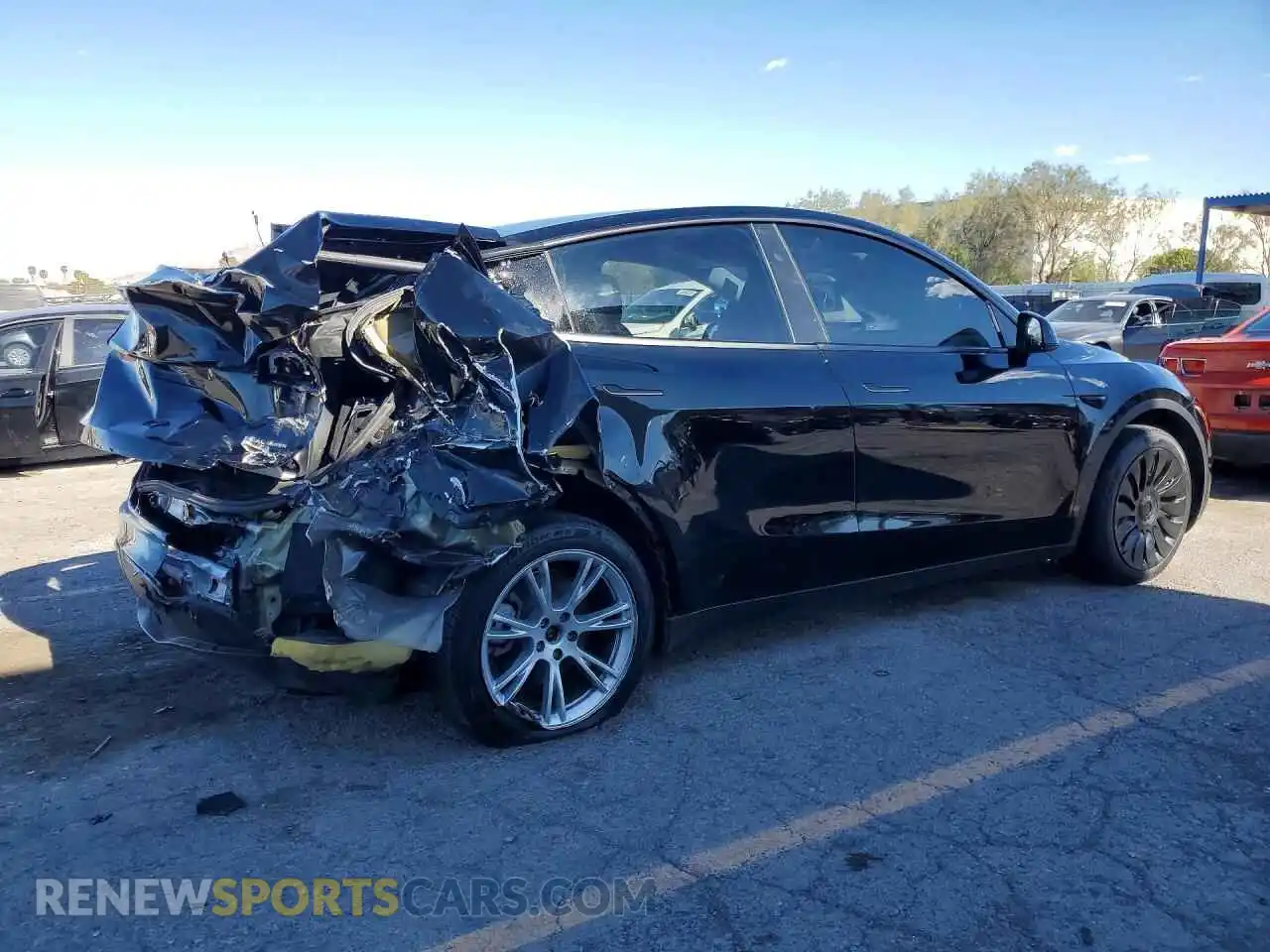 3 Photograph of a damaged car 7SAYGDEE0RA265378 TESLA MODEL Y 2024