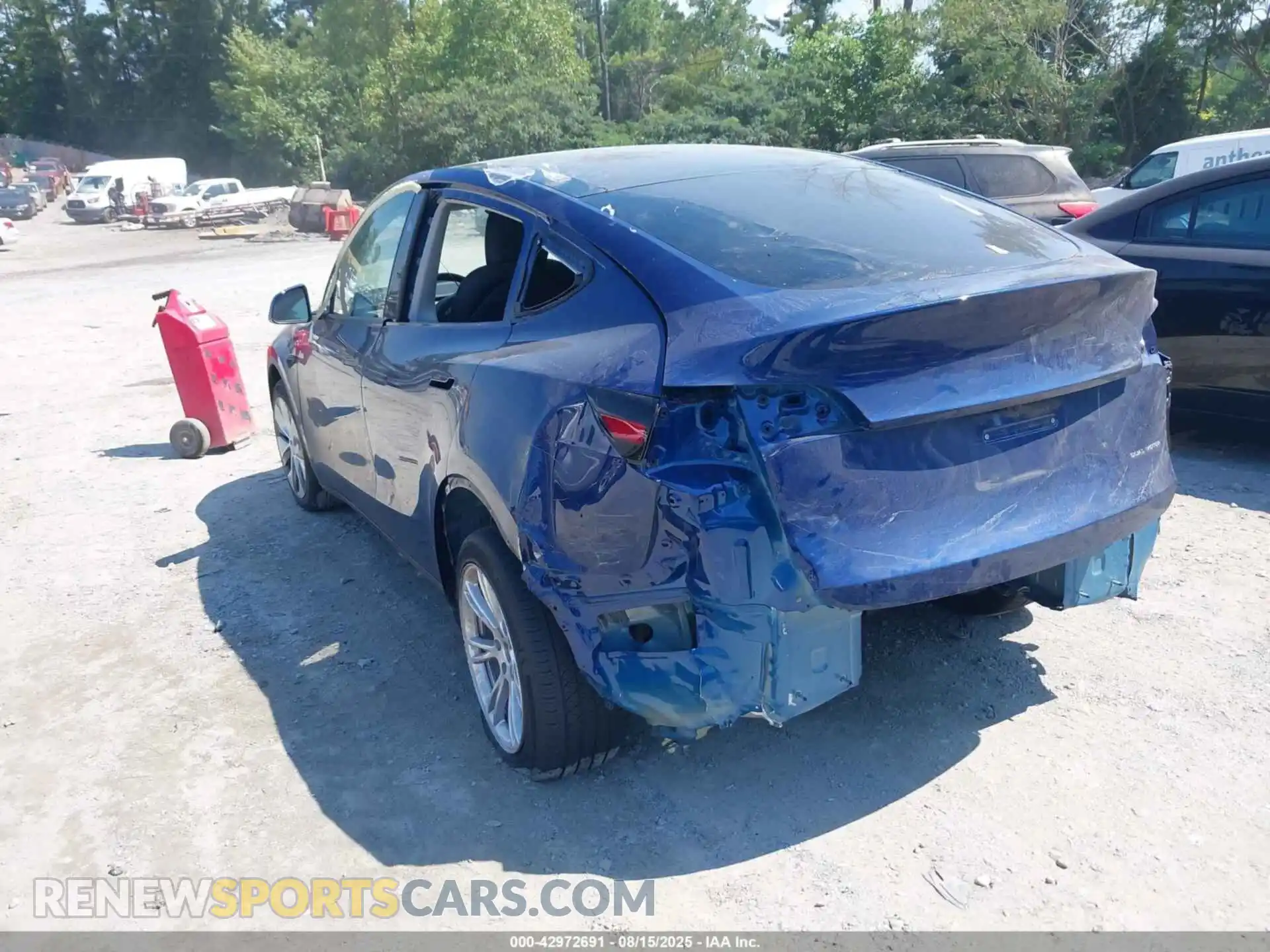 3 Photograph of a damaged car 7SAYGDEE0RA269284 TESLA MODEL Y 2024