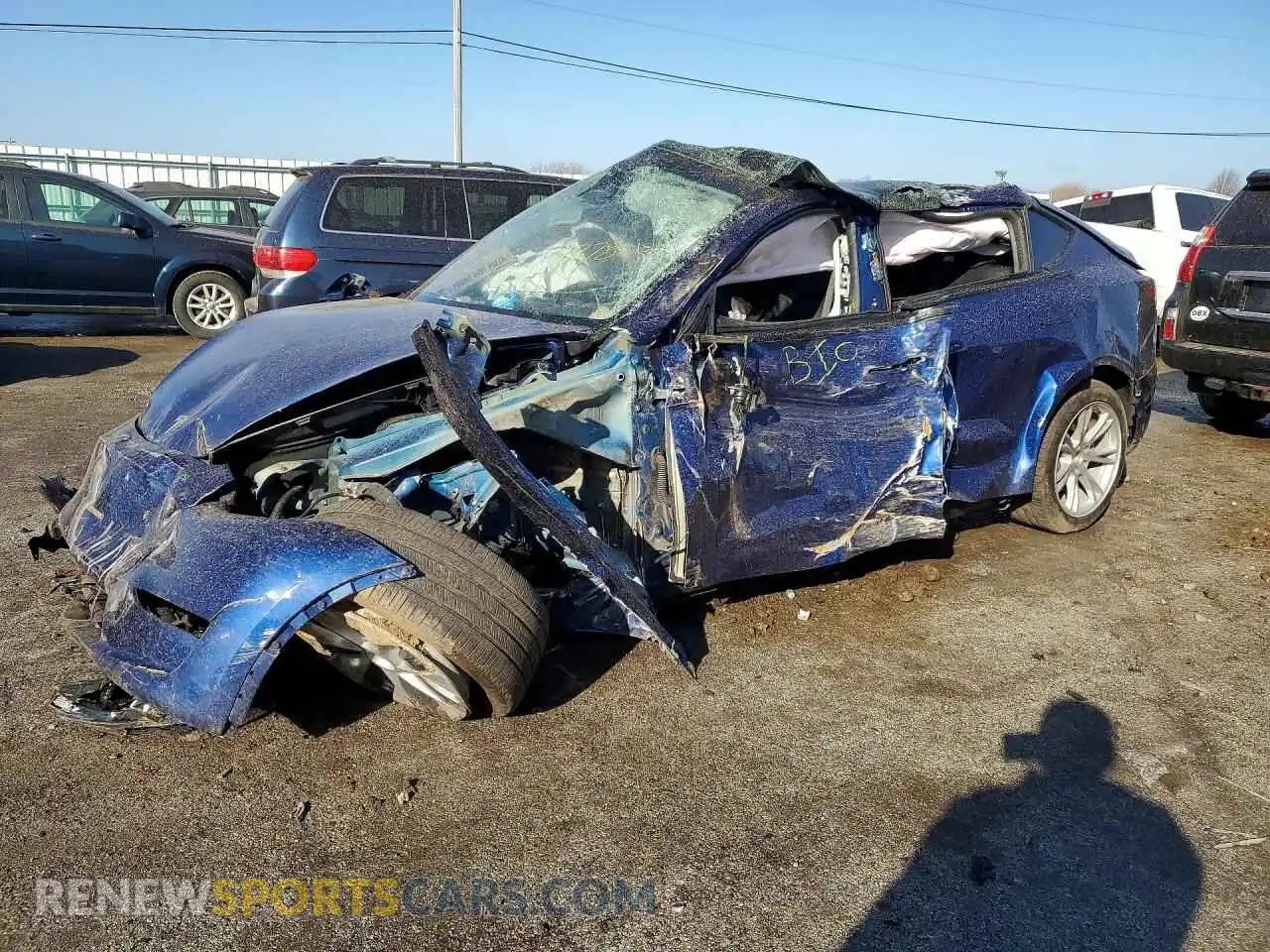1 Photograph of a damaged car 7SAYGDEE0RA273660 TESLA MODEL Y 2024