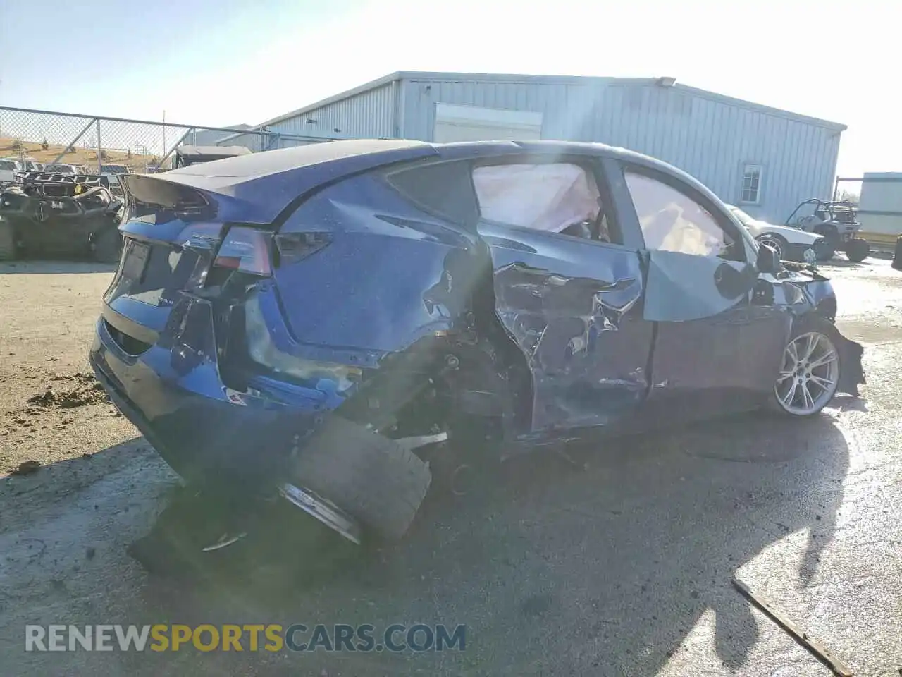 3 Photograph of a damaged car 7SAYGDEE0RA273660 TESLA MODEL Y 2024