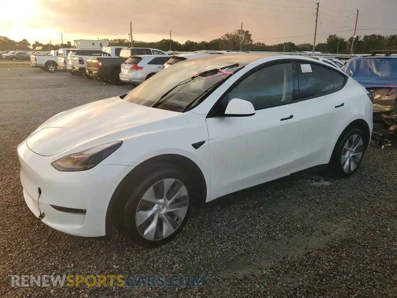 1 Photograph of a damaged car 7SAYGDEE0RA274078 TESLA MODEL Y 2024