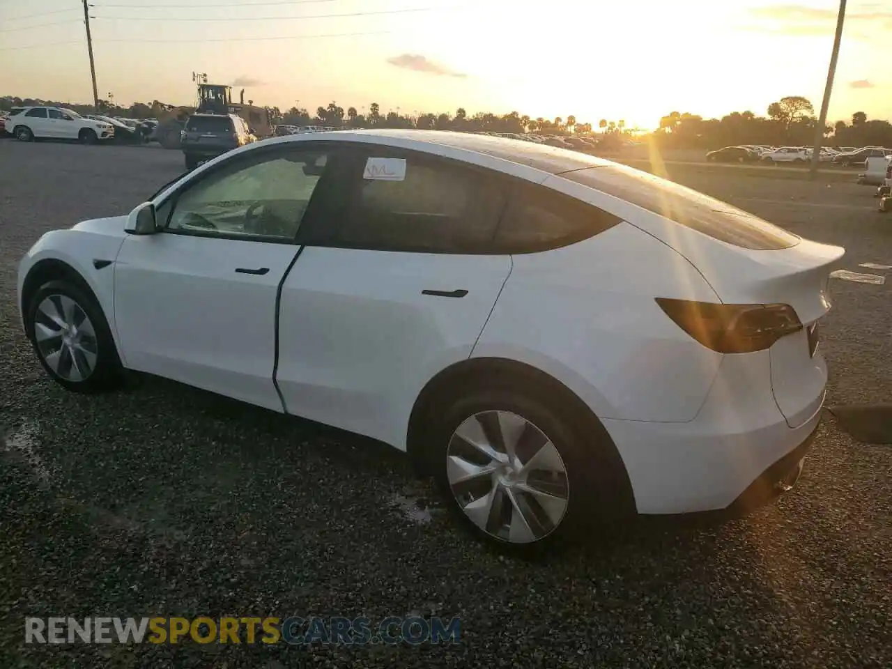 2 Photograph of a damaged car 7SAYGDEE0RA274078 TESLA MODEL Y 2024