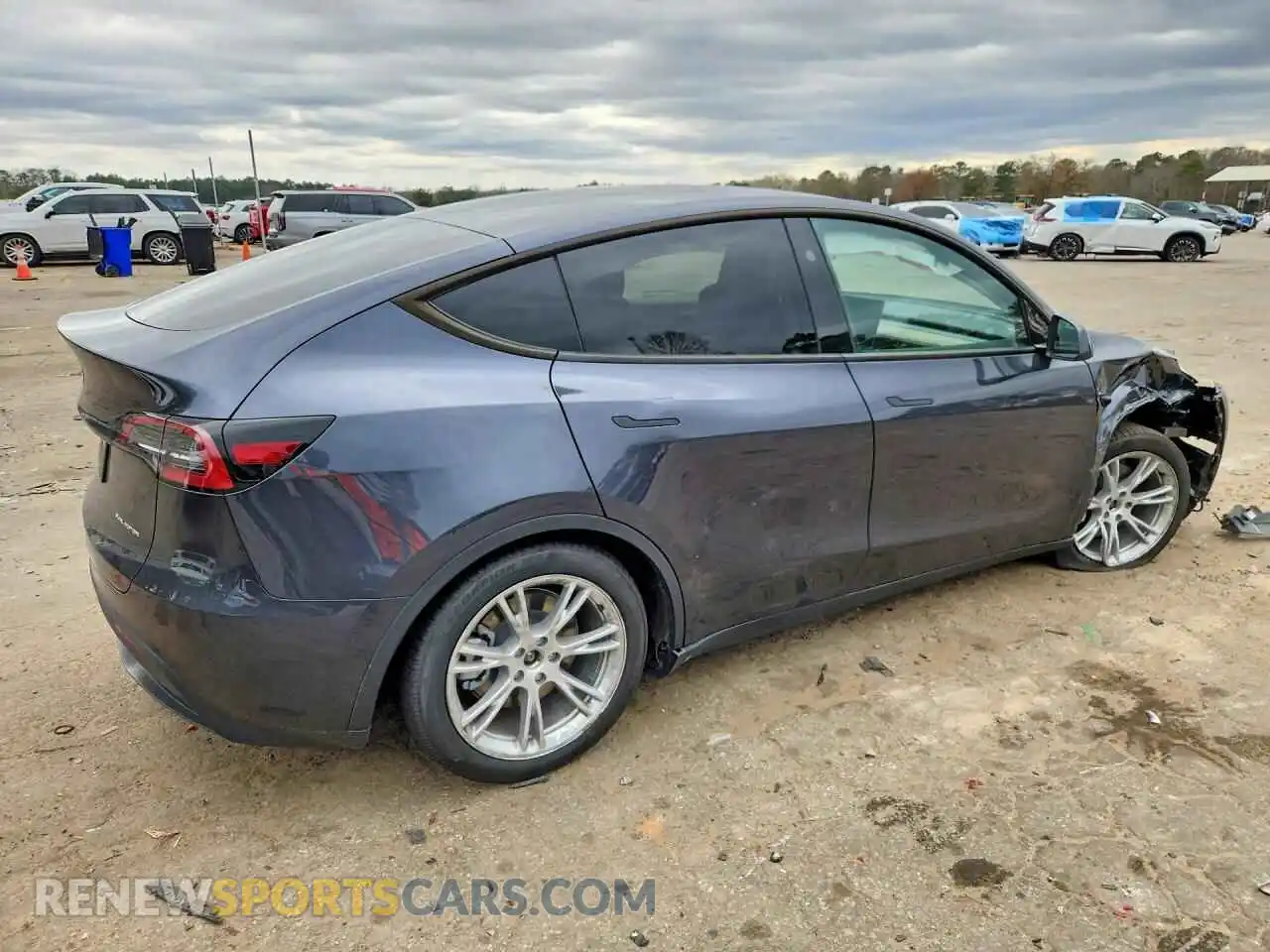 3 Photograph of a damaged car 7SAYGDEE0RA283024 TESLA MODEL Y 2024